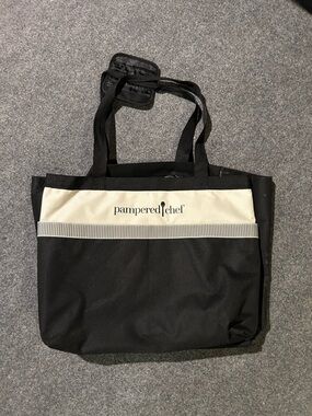 Pampered Chef Black and Cream Striped Accent Tote